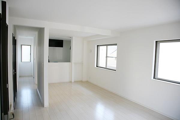 Same specifications photos (living). Example of construction