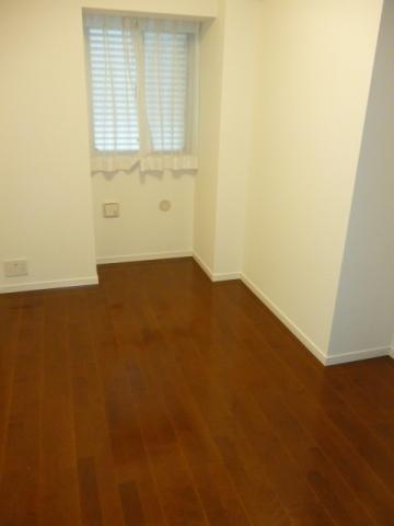 Non-living room. 5.7 Pledge of Western-style