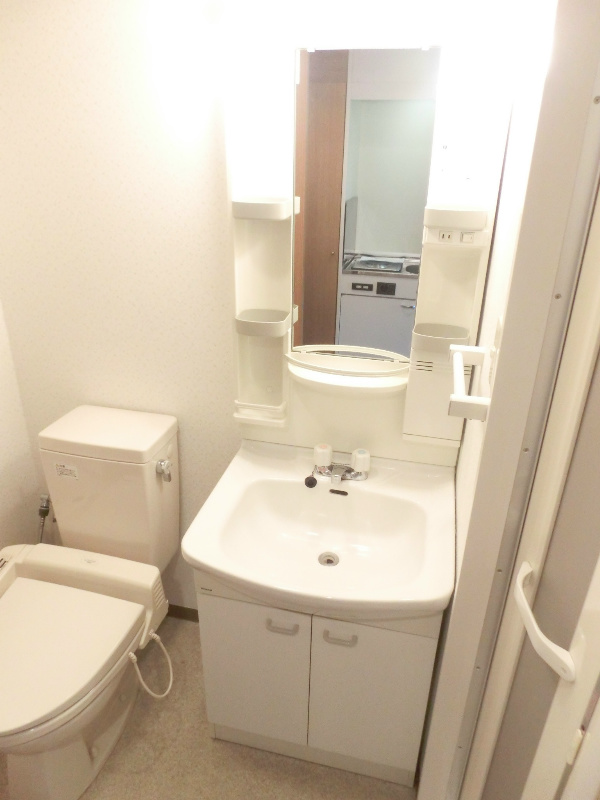 Washroom. Convenient independent vanity