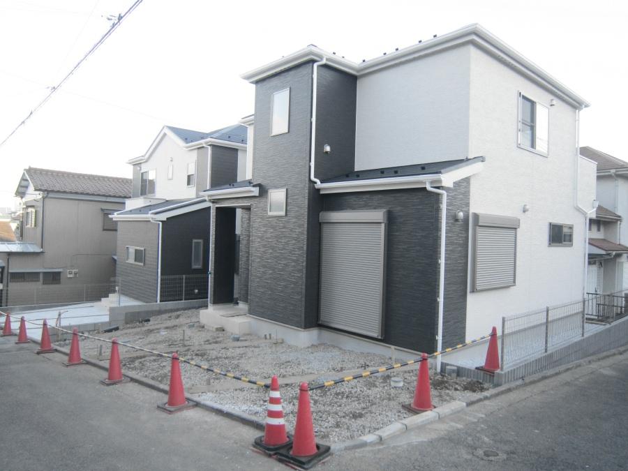 Local photos, including front road. Local (12 May 2013) Shooting