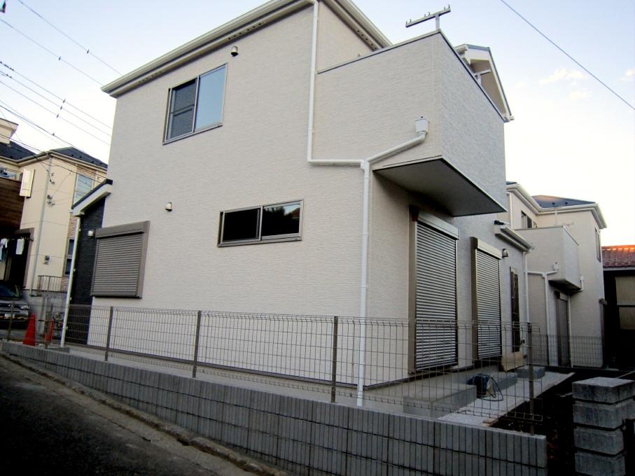 Local appearance photo. Indoor (12 May 2013) Shooting