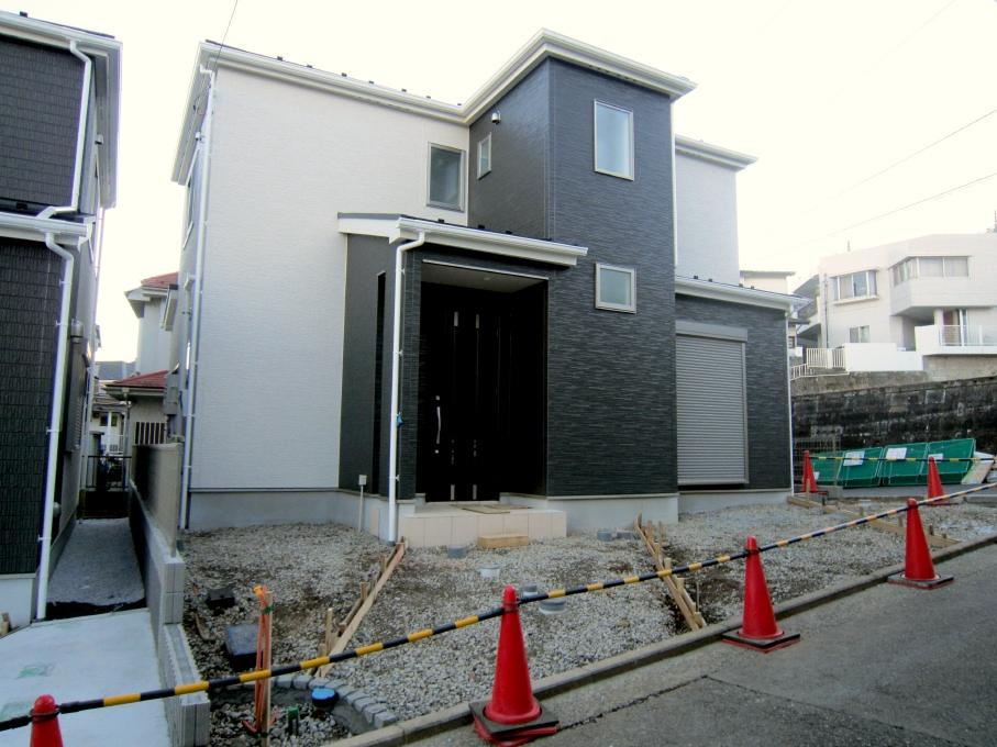 Local appearance photo. Local (12 May 2013) Shooting