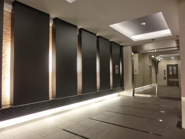 Entrance. Common areas