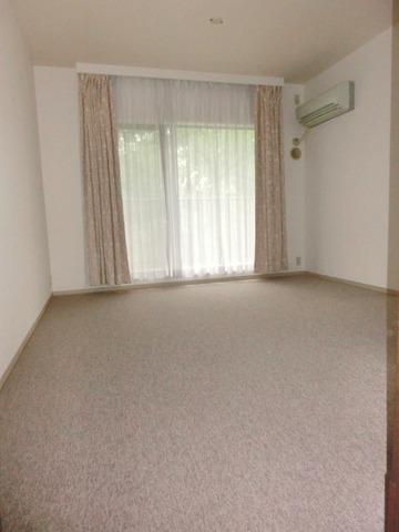 Living and room. Air conditioning ・ Curtain performance warranty