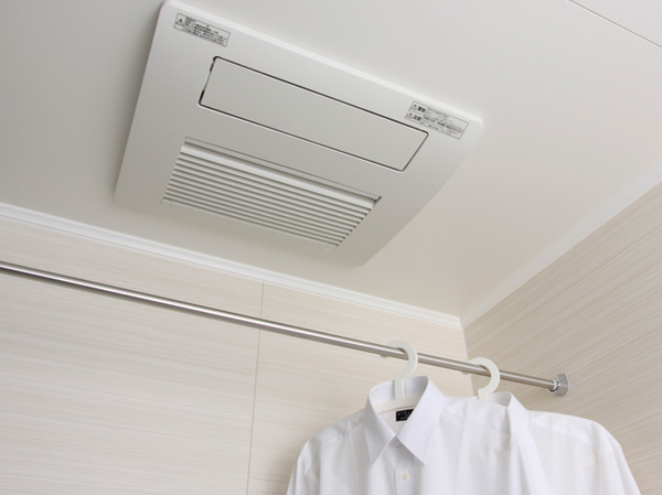 Other.  [Bathroom heating dryer] Cool breeze ・ Produce a comfortable Basuaimu heating function is. It can also be used as a drying machine laundry.