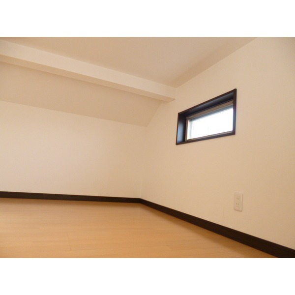 Other room space. loft
