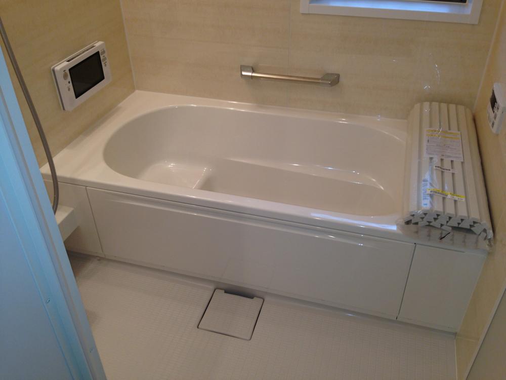 Bathroom. Indoor (10 May 2013) Shooting