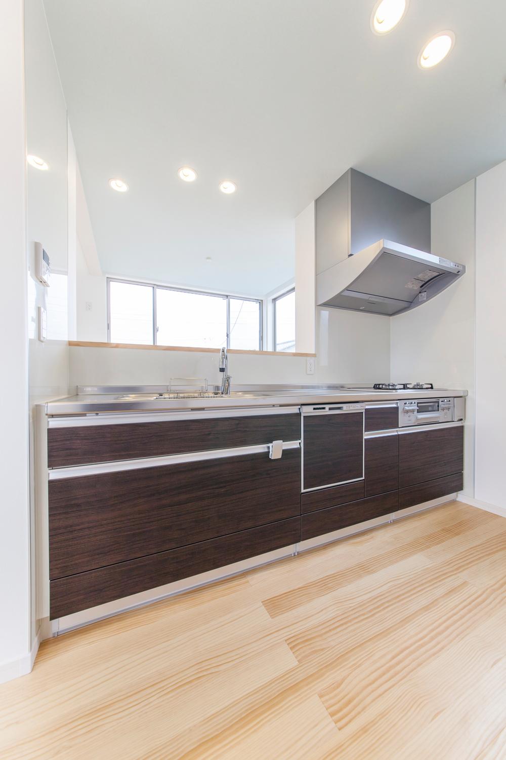 Same specifications photo (kitchen). Example of construction