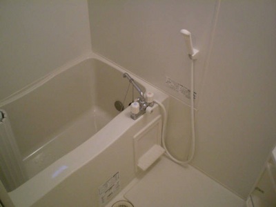 Bath.  ◆ Bathroom (with dryer) ◆