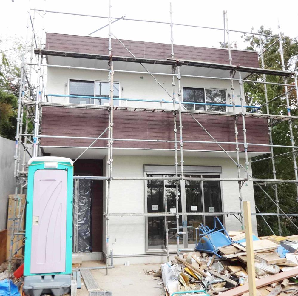 Local appearance photo. Local (11 May 2013) Shooting