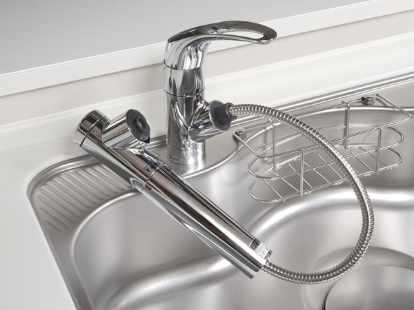 Kitchen.  [Kitchen faucet with hand shower] Kitchen faucet is, It was adopted with a convenient hand shower at the time of the washing and cleaning. (Same specifications)