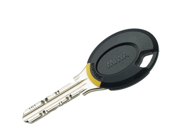 Security.  [With keyless entry function] When towards the tenants at the entrance to unlocking, It adopted a keyless entry function that do not need a labor inserting the key into the keyhole. (Same specifications)