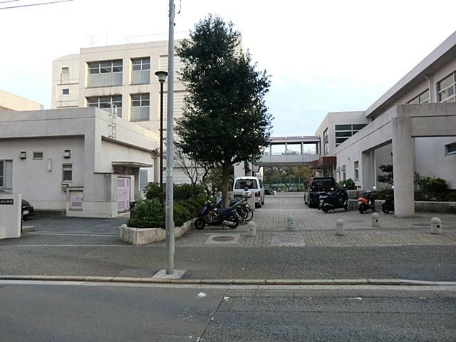 Primary school. 553m to Yokohama Municipal Bukko Elementary School