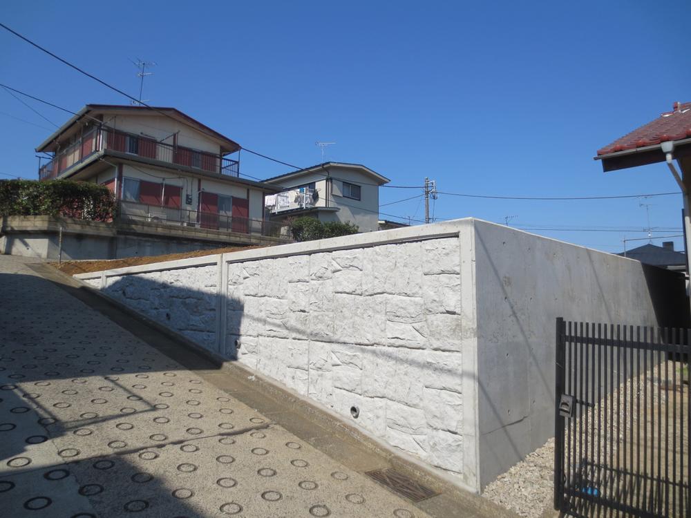 Local appearance photo. Local (10 May 2013) Shooting