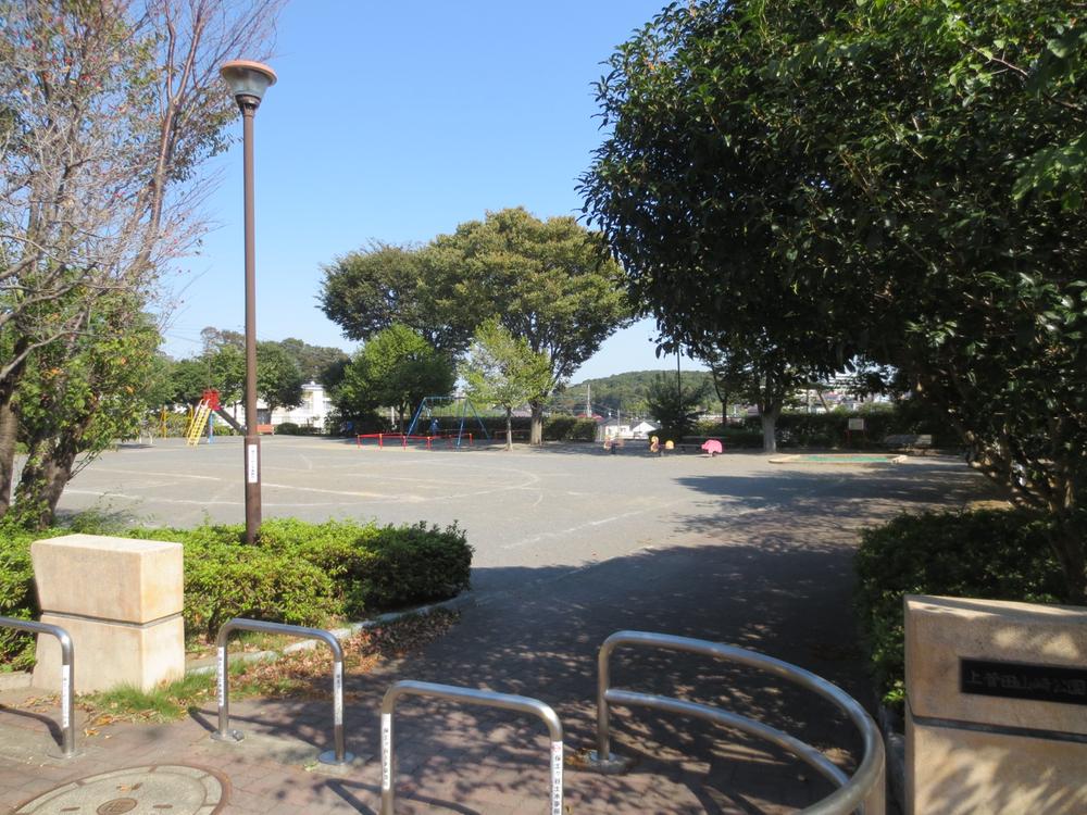 park. 400m until Kamisugeda Yamazaki park