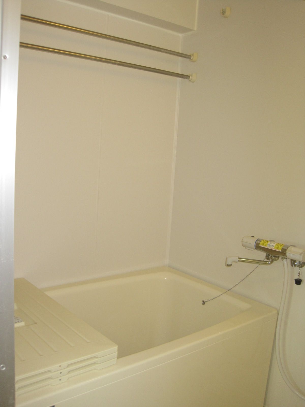 Bath. Reheating function Automatic hot water Upholstery With bathroom dryer