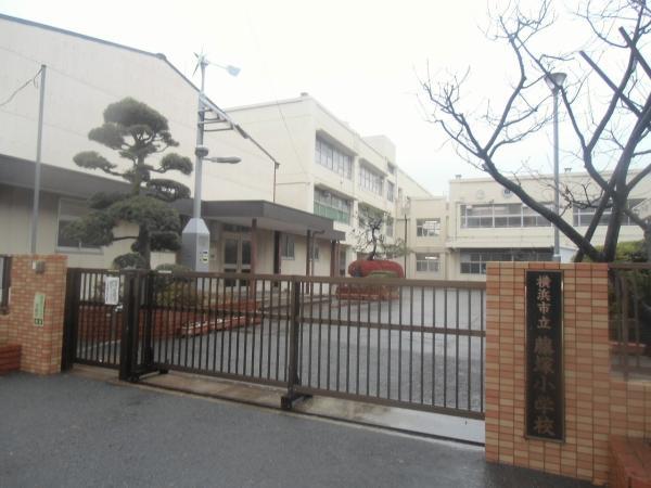 Primary school. Fujitsuka until elementary school 400m