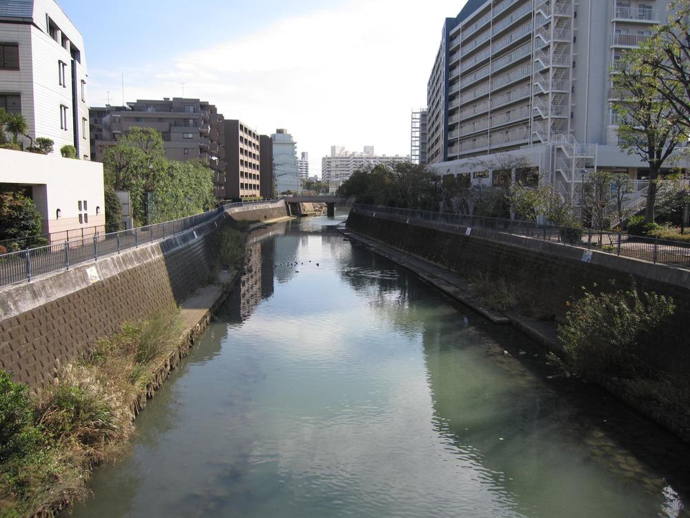 Other. (Surrounding environment) thin morning kimono River