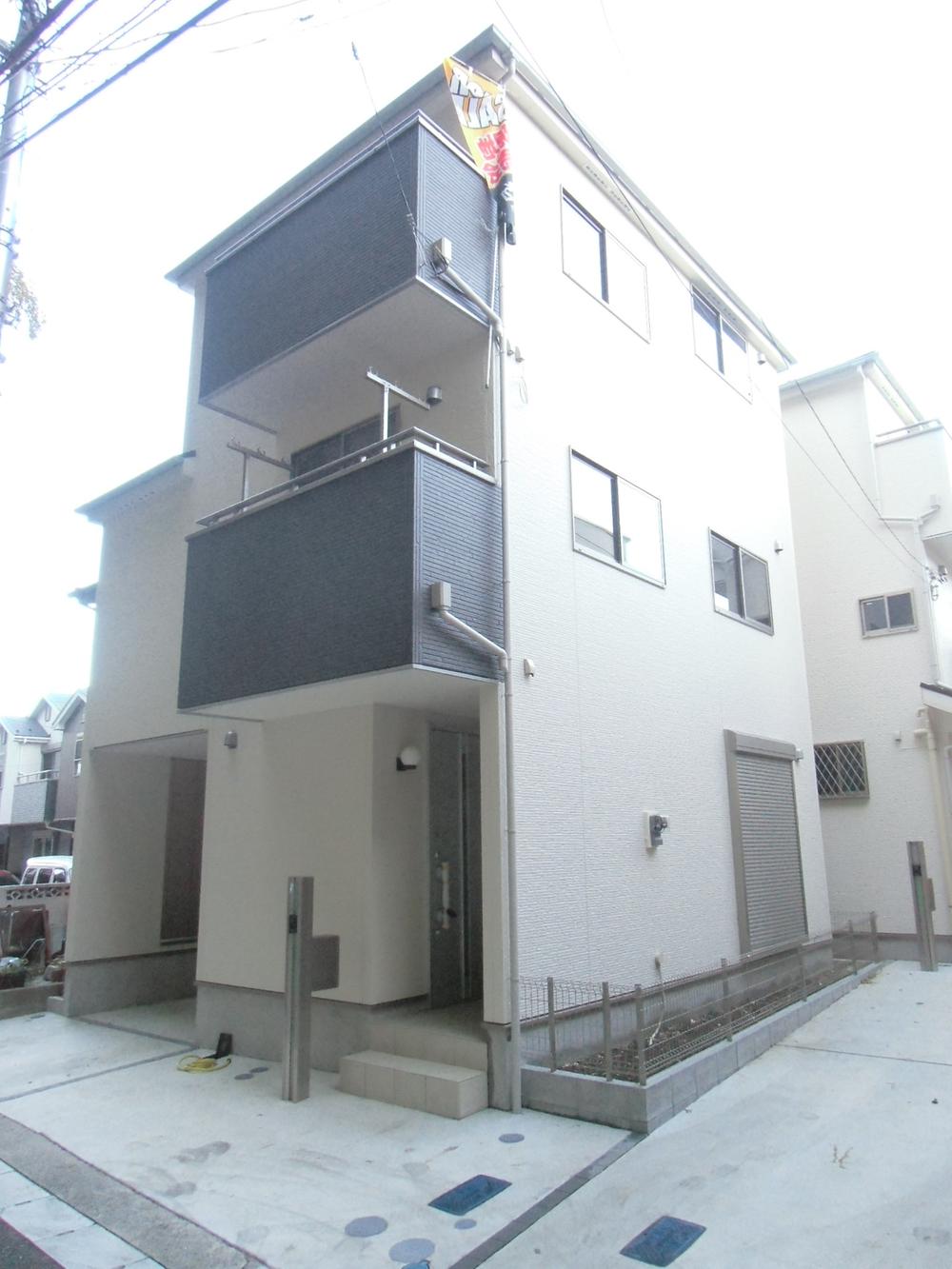 Local appearance photo. Simple and modern exterior design