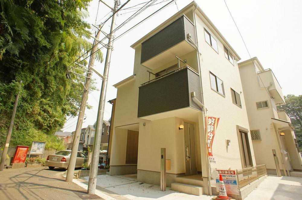 Local appearance photo. Local (August 2013) Shooting, Green is rich in a quiet residential area. 