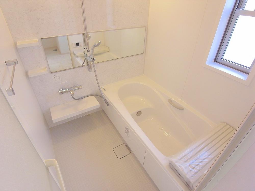 Bathroom. Indoor (12 May 2013) Shooting