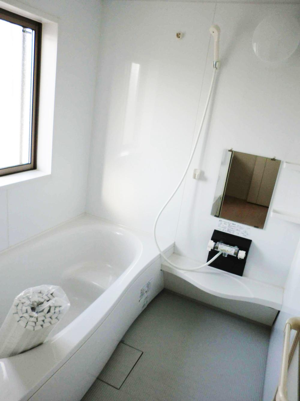 Same specifications photo (bathroom)