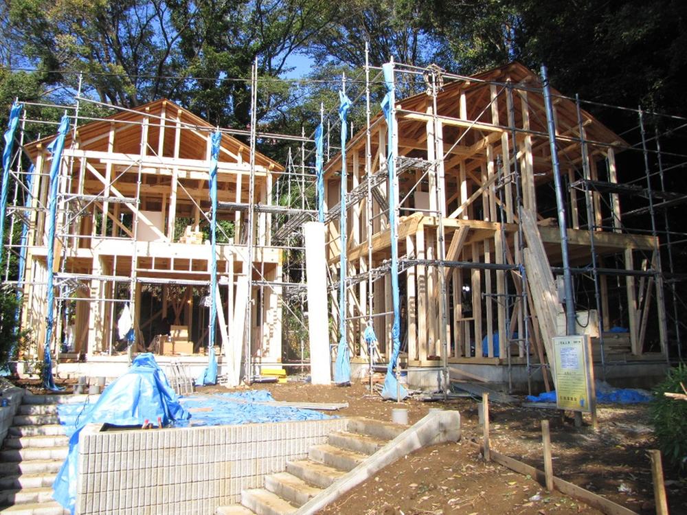 Local photos, including front road. Local (11 May 2013) Shooting