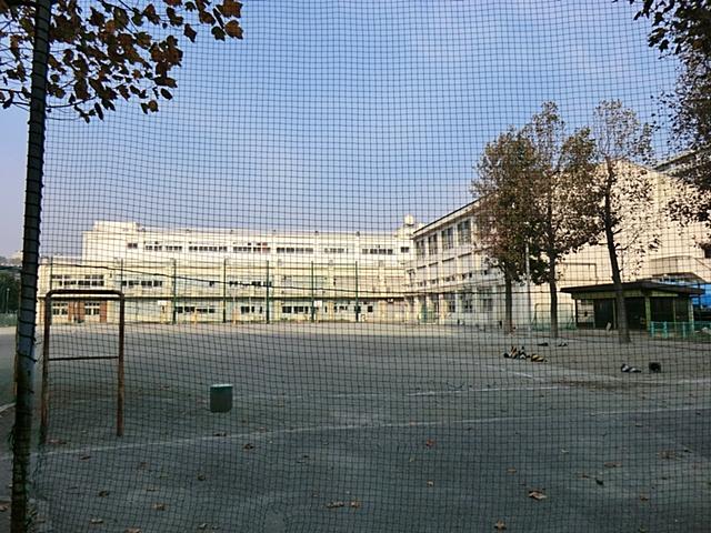 Primary school. 713m to Yokohama Municipal thin morning kimono Elementary School