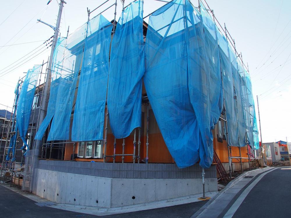 Local photos, including front road. Local 20 Building (December 2013) Shooting