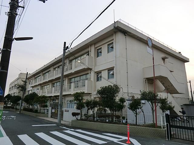 Junior high school. 907m to Yokohama Municipal Miyata Junior High School