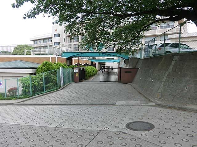 Primary school. 515m to Yokohama Municipal Gontazaka Elementary School