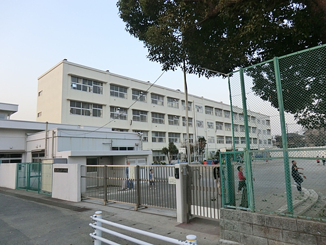 Primary school. 748m to Yokohama Municipal Kamihoshikawa elementary school (elementary school)