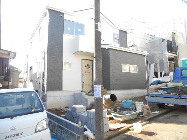 Local appearance photo. Local (11 May 2013) Shooting