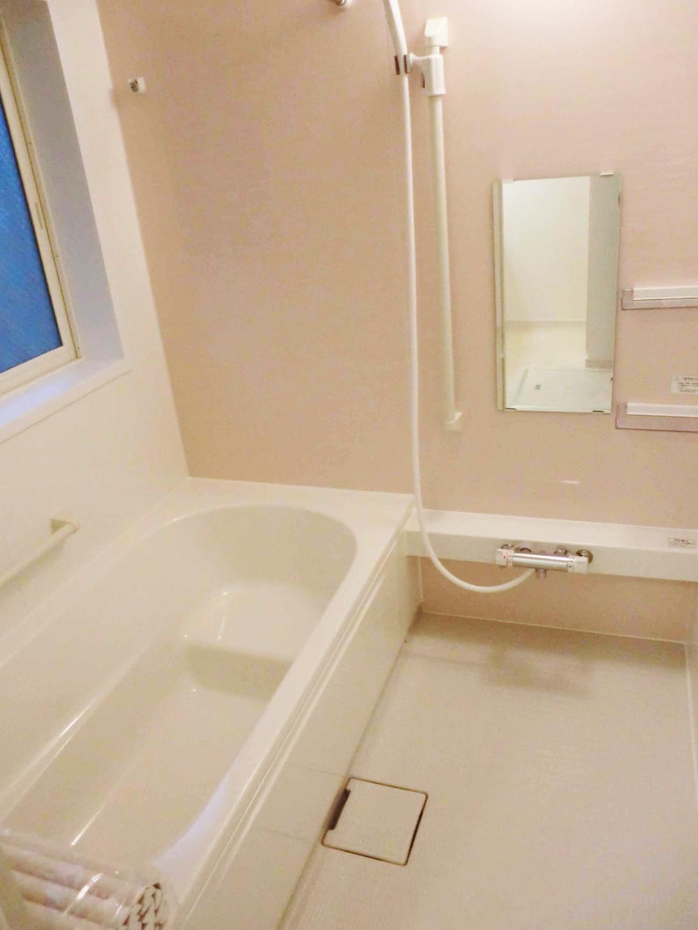 Same specifications photo (bathroom)