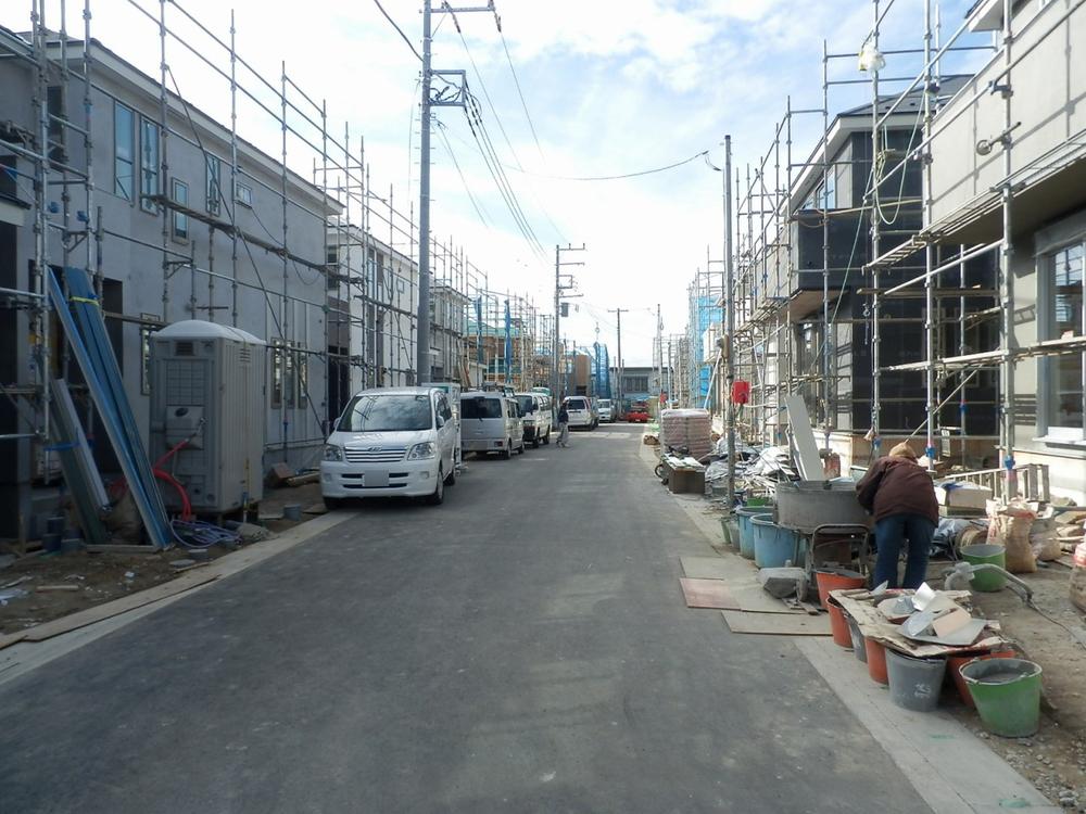 Local photos, including front road. Local (December 17, 2013) Shooting