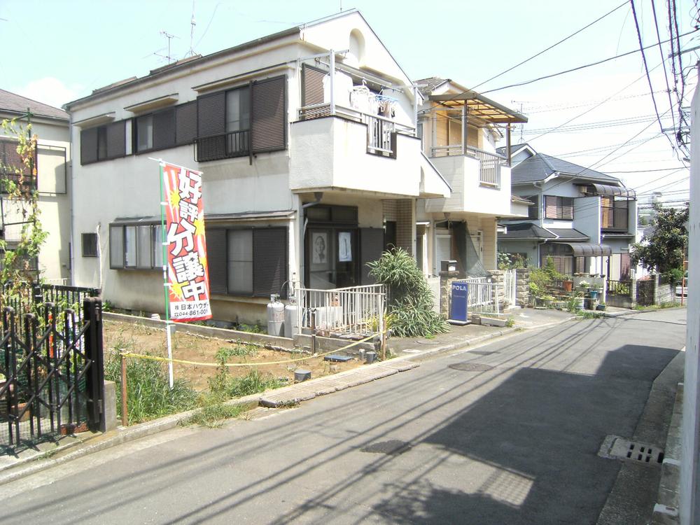 Local photos, including front road. Local (August 2013) Shooting