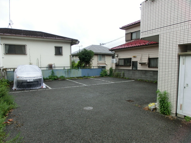 Parking lot. Tsukimidai Hills Parking