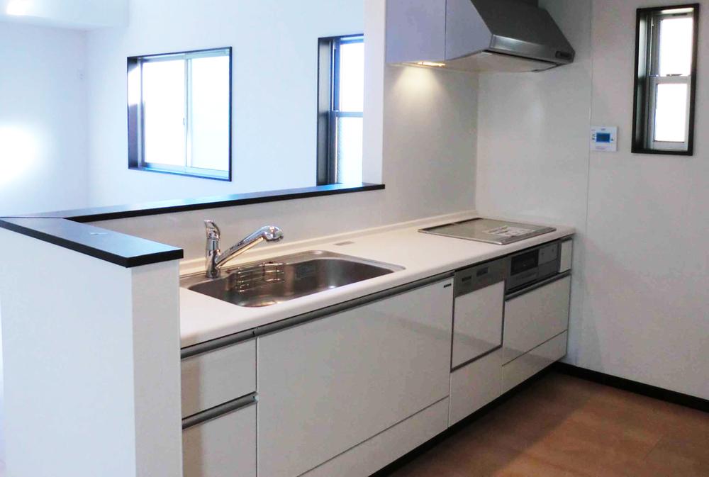 Same specifications photo (kitchen)