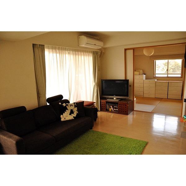 Living. Also lead spacious Available Japanese-style room!