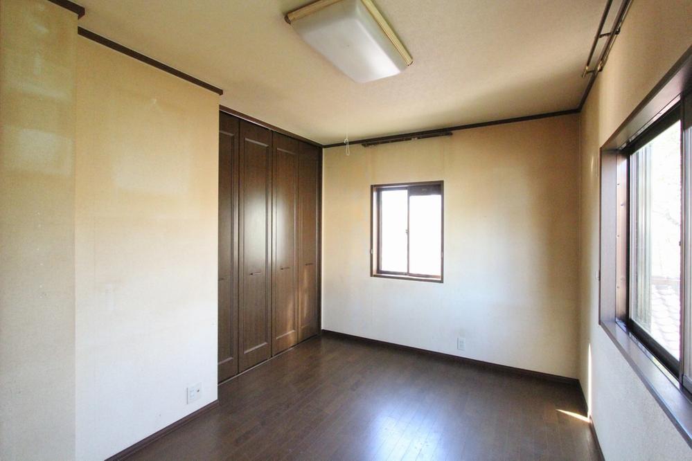 Non-living room. Western-style 5.7 Pledge