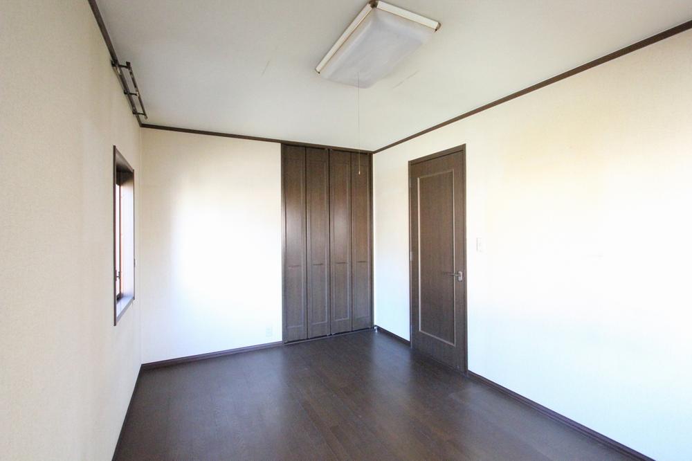 Non-living room. Western-style 6.8 Pledge