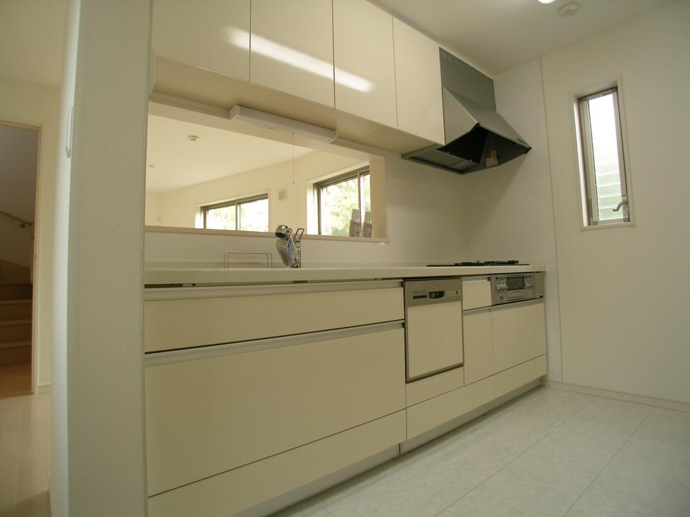 Kitchen. Counter kitchen with a dishwasher! 