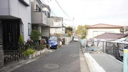 Local photos, including front road. Frontal road