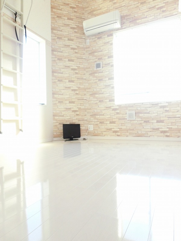 Other room space. Clean interior flooring