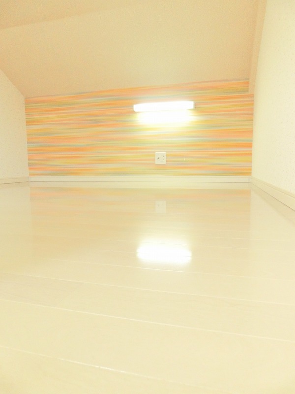 Other room space. How many loft space
