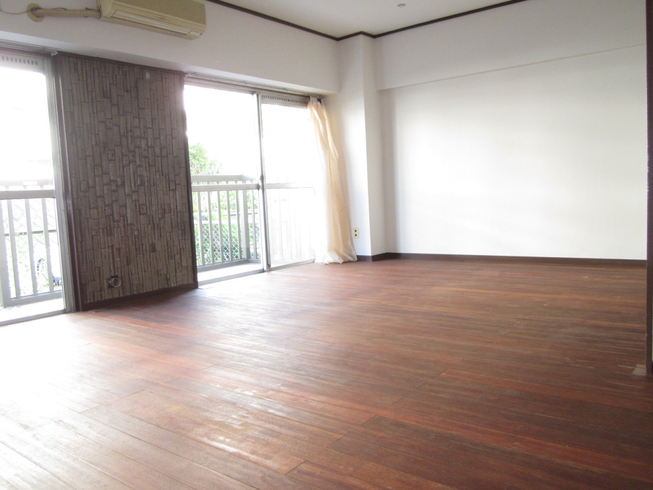 Living and room