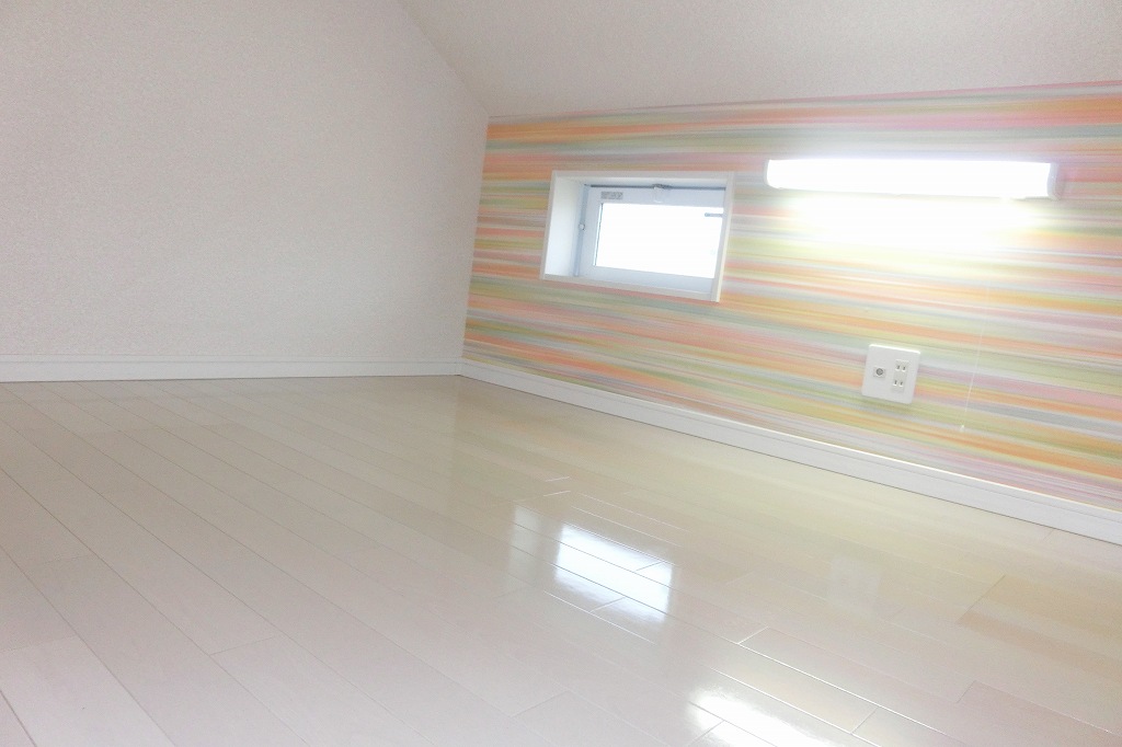 Other room space. 4 Pledge large loft