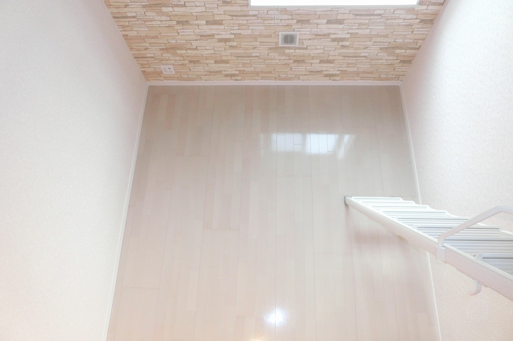 Other room space. Room viewed from loft