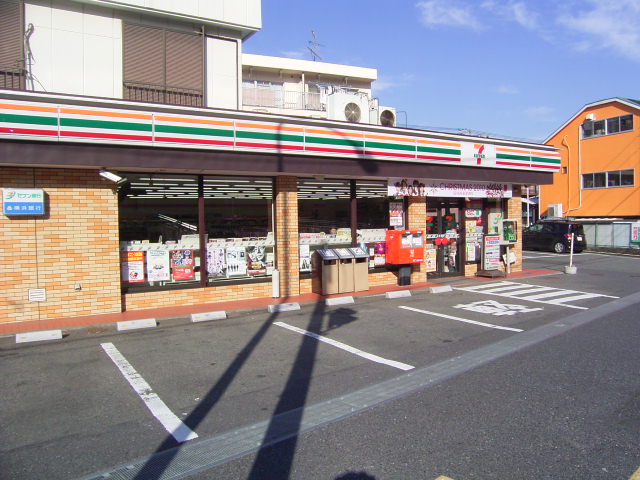 Convenience store. Seven-Eleven Yokohama Hodogaya 2-chome up (convenience store) 987m