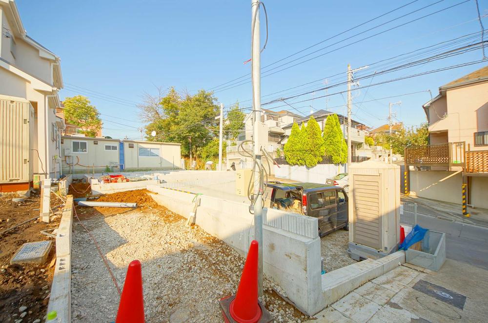 Other local. Local (11 May 2013) Shooting, We look forward to the completion of the building.